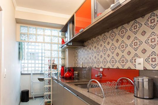 Cozinha de apartamento para alugar com 2 quartos, 78m² em Menino Deus, Porto Alegre