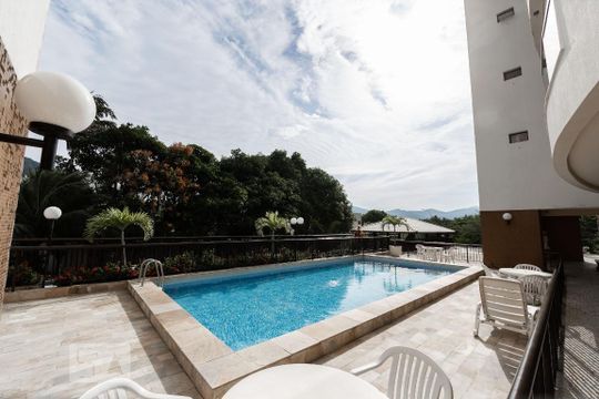 Piscina de apartamento à venda com 2 quartos, 68m² em Recreio dos Bandeirantes, Rio de Janeiro