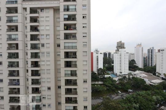 Vista de apartamento para alugar com 2 quartos, 64m² em Vila Suzana, São Paulo