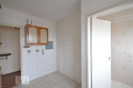 Cozinha de apartamento para alugar com 2 quartos, 75m² em Vila Dom Pedro I, São Paulo