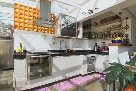 Cozinha de apartamento à venda com 2 quartos, 150m² em Bela Vista, São Paulo