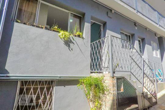 Entrada de kitnet/studio para alugar com 1 quarto, 22m² em Vila Monumento, São Paulo