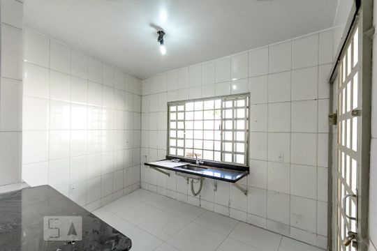 Cozinha de casa para alugar com 2 quartos, 370m² em Village Veneza, Goiânia