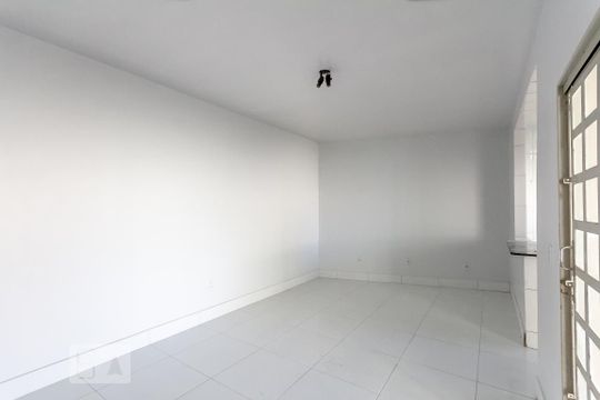 Sala de casa para alugar com 2 quartos, 370m² em Village Veneza, Goiânia