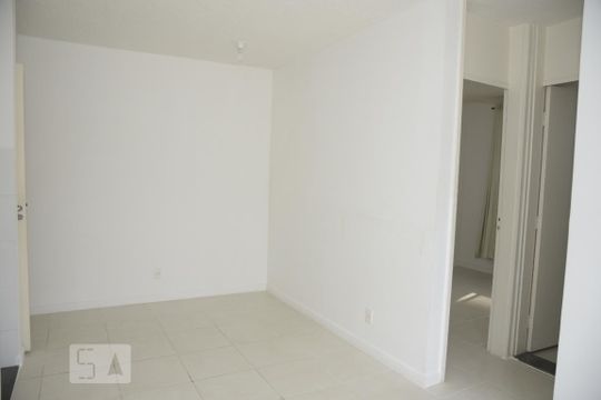 Sala de apartamento para alugar com 2 quartos, 48m² em Jacarepaguá, Rio de Janeiro