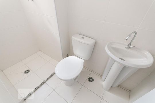 Banheiro  de apartamento para alugar com 2 quartos, 41m² em Cambuci, São Paulo
