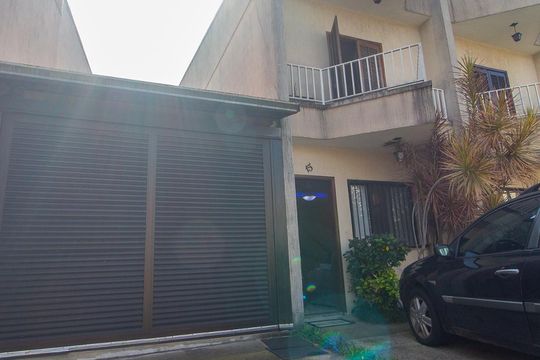 Fachada de casa de condomínio à venda com 4 quartos, 280m² em Vila Bela, São Paulo