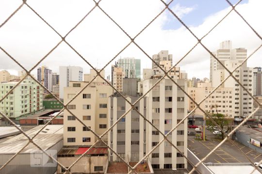 Sala - vista de apartamento para alugar com 1 quarto, 35m² em Centro, Curitiba