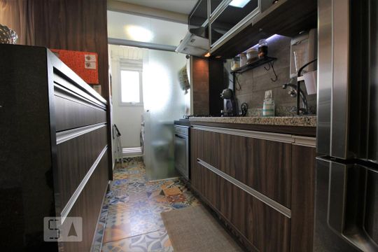 Cozinha de apartamento para alugar com 2 quartos, 65m² em Vila Suzana, São Paulo