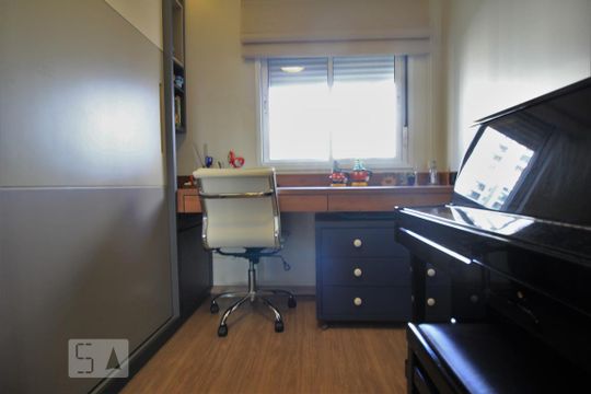 Quarto de apartamento para alugar com 2 quartos, 65m² em Vila Suzana, São Paulo