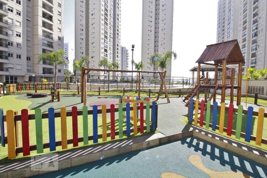 Playground de apartamento para alugar com 2 quartos, 65m² em Vila Suzana, São Paulo