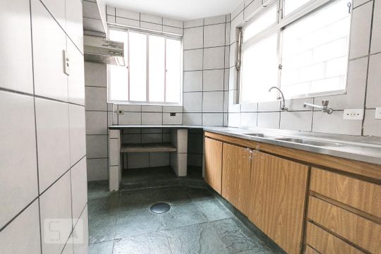 Cozinha  de casa à venda com 4 quartos, 250m² em Vila Gumercindo, São Paulo