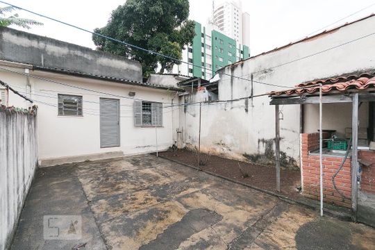 Quintal dos fundos  de casa à venda com 4 quartos, 250m² em Vila Gumercindo, São Paulo