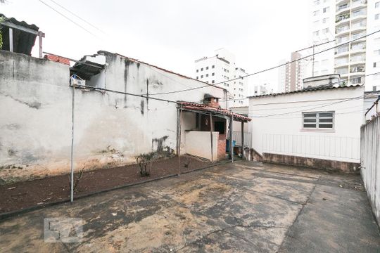 Quintal dos fundos  de casa à venda com 4 quartos, 250m² em Vila Gumercindo, São Paulo
