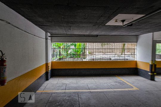 Garagem de apartamento à venda com 2 quartos, 80m² em Grajaú, Rio de Janeiro