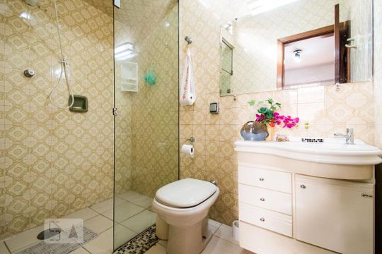 Banheiro da Suíte de casa para alugar com 3 quartos, 250m² em Jardim da Saúde, São Paulo