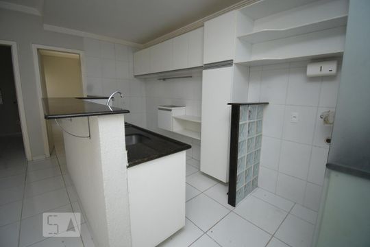 Cozinha de apartamento para alugar com 2 quartos, 44m² em Guará Ii, Brasília