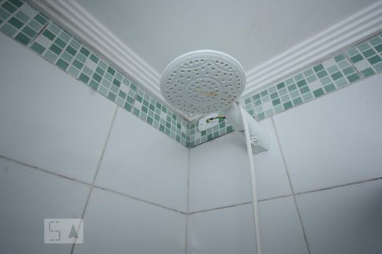 Banheiro de apartamento para alugar com 2 quartos, 44m² em Guará Ii, Brasília