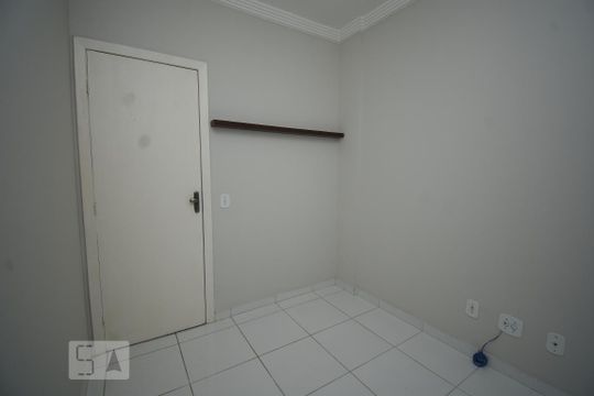 Quarto 2 de apartamento para alugar com 2 quartos, 44m² em Guará Ii, Brasília