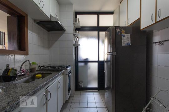 Cozinha de apartamento para alugar com 2 quartos, 70m² em Vila Andrade, São Paulo