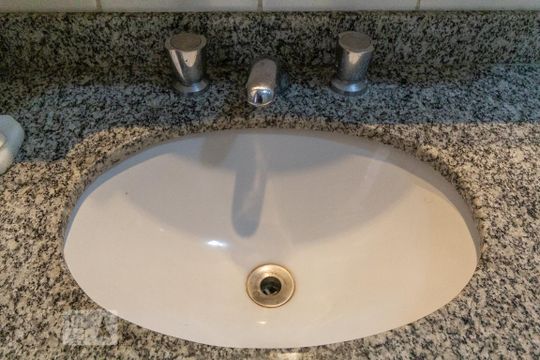 Banheiro de apartamento para alugar com 2 quartos, 70m² em Vila Andrade, São Paulo