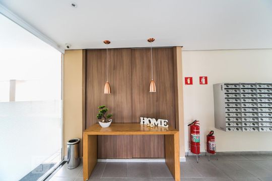 Hall de Entrada de apartamento para alugar com 2 quartos, 55m² em Vila Eldízia, Santo André