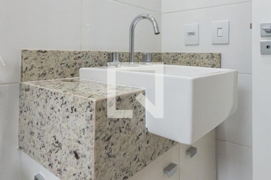 Banheiro Suíte 2 de apartamento à venda com 2 quartos, 65m² em Tijuca, Rio de Janeiro