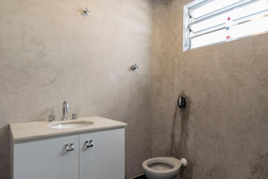 Banheiro de kitnet/studio à venda com 1 quarto, 40m² em Vila Brasílio Machado, São Paulo
