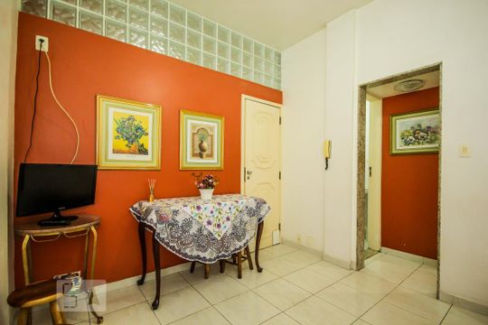 Sala de apartamento para alugar com 1 quarto, 50m² em Copacabana, Rio de Janeiro