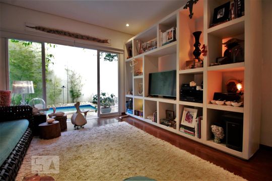 Sala de casa à venda com 4 quartos, 250m² em Morumbi, São Paulo