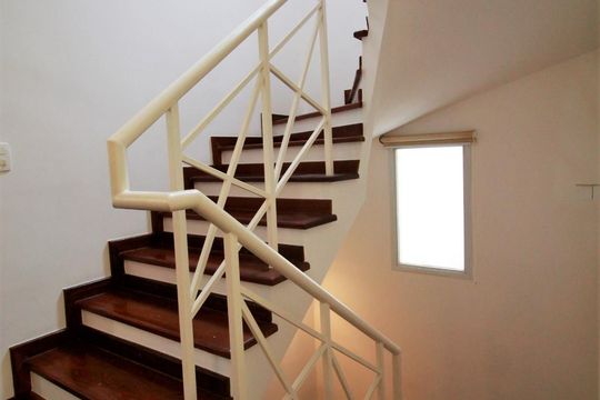 Escadas de casa à venda com 4 quartos, 250m² em Morumbi, São Paulo