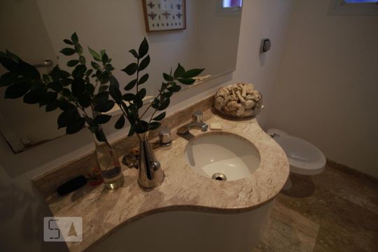 Pia de casa à venda com 4 quartos, 250m² em Morumbi, São Paulo