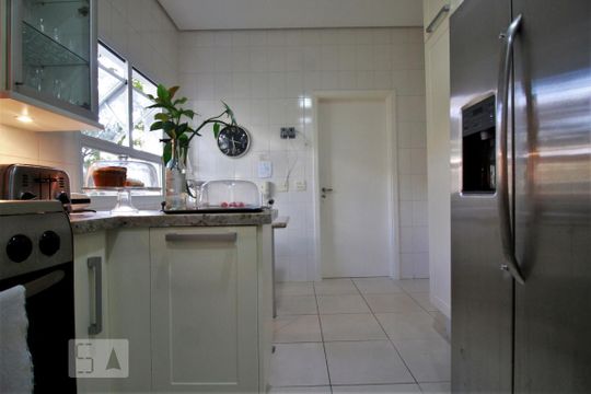 Cozinha de casa à venda com 4 quartos, 250m² em Morumbi, São Paulo