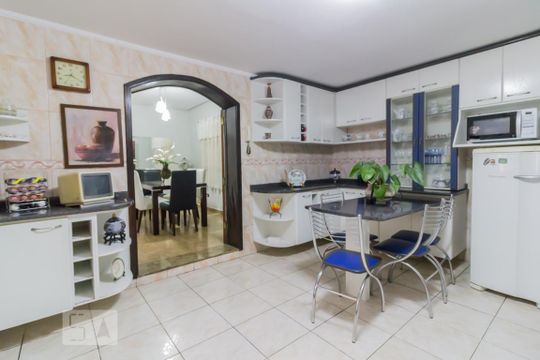 Cozinha de casa à venda com 3 quartos, 300m² em Vila Galvão, Guarulhos