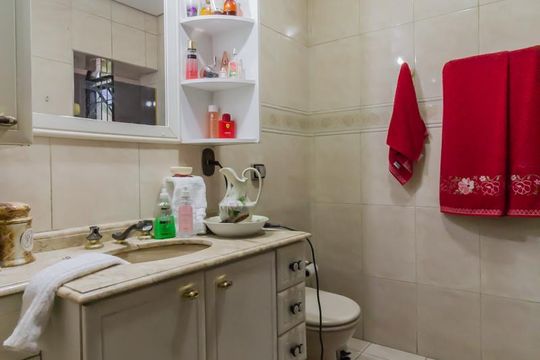 Banheiro de casa à venda com 3 quartos, 300m² em Vila Galvão, Guarulhos
