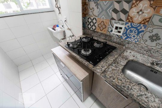 Cozinha de apartamento para alugar com 3 quartos, 54m² em Vargem Pequena, Rio de Janeiro
