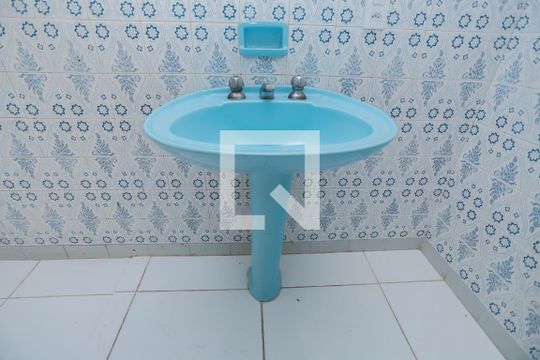 Banheiro de casa para alugar com 3 quartos, 150m² em Lapa, São Paulo