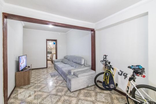 Sala de casa à venda com 4 quartos, 160m² em Alto Boqueirão, Curitiba