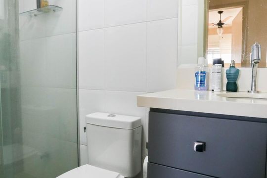 Banheiro de apartamento à venda com 2 quartos, 67m² em Boa Vista, Porto Alegre