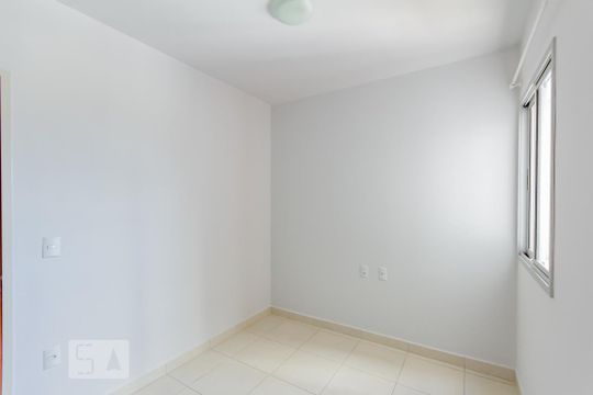 Quarto 2 de apartamento para alugar com 2 quartos, 54m² em Parque Oeste Industrial, Goiânia