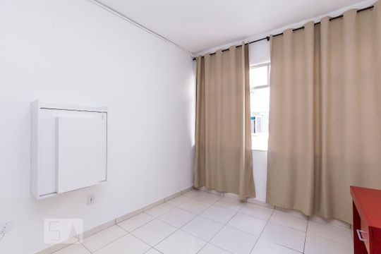 Sala de kitnet/studio para alugar com 1 quarto, 30m² em Centro, Rio de Janeiro