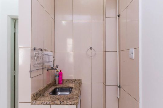 Cozinha de kitnet/studio para alugar com 1 quarto, 30m² em Centro, Rio de Janeiro