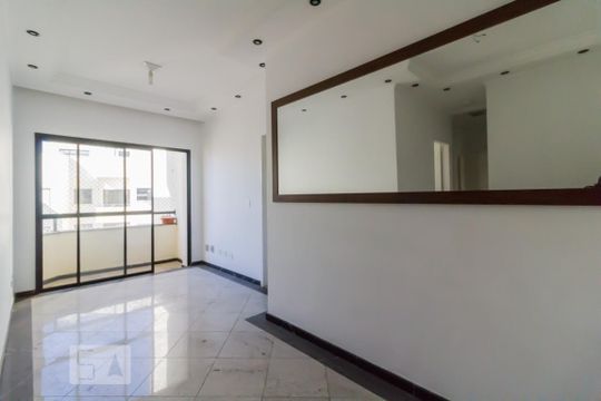 Sala de apartamento para alugar com 3 quartos, 70m² em Vila Rosália, Guarulhos