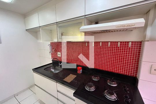 Cozinha de apartamento para alugar com 2 quartos, 51m² em Del Castilho, Rio de Janeiro
