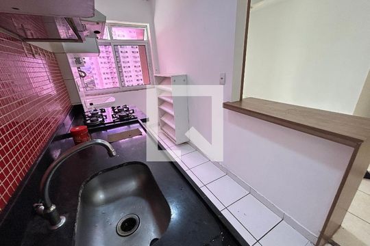 Cozinha de apartamento para alugar com 2 quartos, 51m² em Del Castilho, Rio de Janeiro