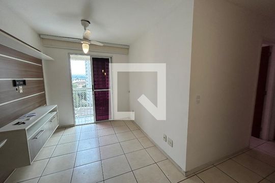 Sala de apartamento para alugar com 2 quartos, 51m² em Del Castilho, Rio de Janeiro