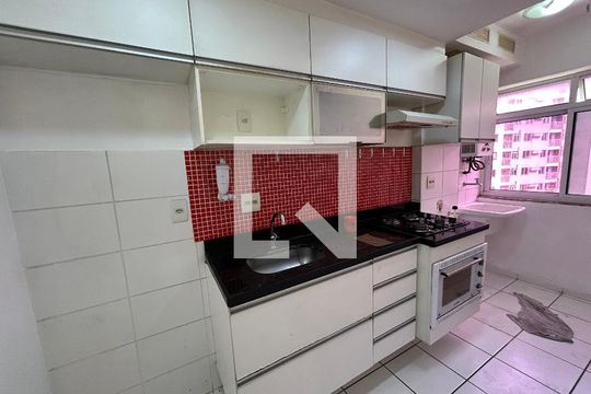 Cozinha de apartamento para alugar com 2 quartos, 51m² em Del Castilho, Rio de Janeiro