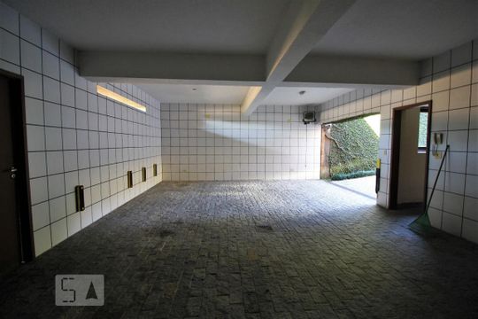 Garagem de casa à venda com 4 quartos, 570m² em Vila Morumbi, São Paulo