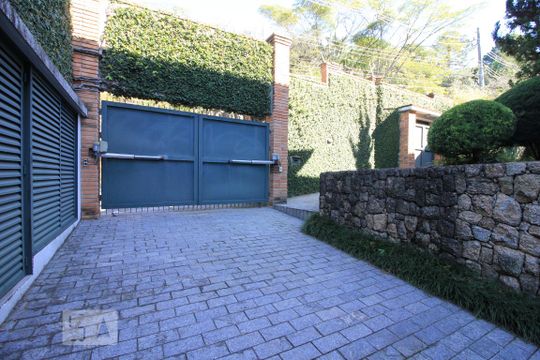 Garagem de casa à venda com 4 quartos, 570m² em Vila Morumbi, São Paulo