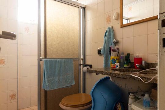 Banheiro Social de apartamento à venda com 2 quartos, 68m² em Chácara Inglesa, São Paulo